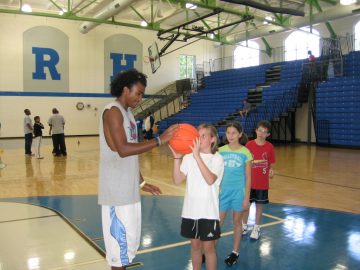 mrh_basketball_clinic_2007 031.JPG