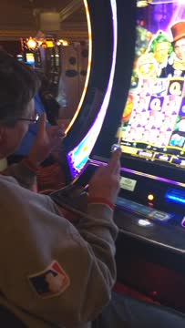 VID_20180406_214947106.mp4