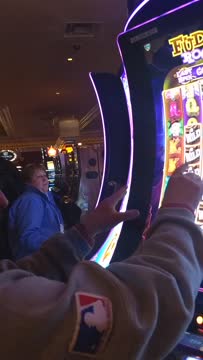 VID_20180406_215602411.mp4