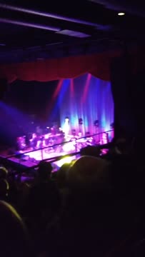 VID_20180909_222100302.mp4