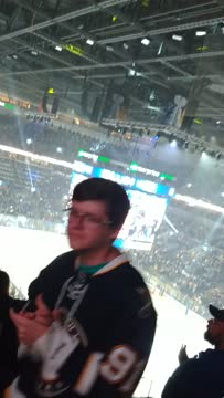 VID_20190612_220639931.mp4