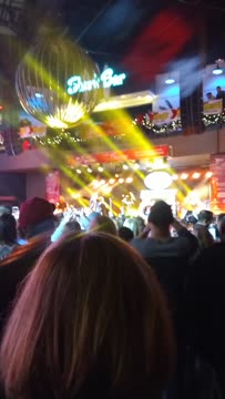 VID_20191208_211003579.mp4